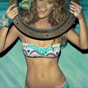 Reversible maaji bathing suit top